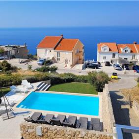 9 Bedroom Villa with Pool and Sea Views in Cavtat, sleeps 18